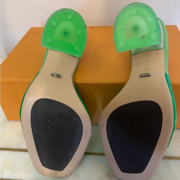 TONY BIANCO Serri Sandal in Vinylite & Lime Nappa - Picture 10 of 12